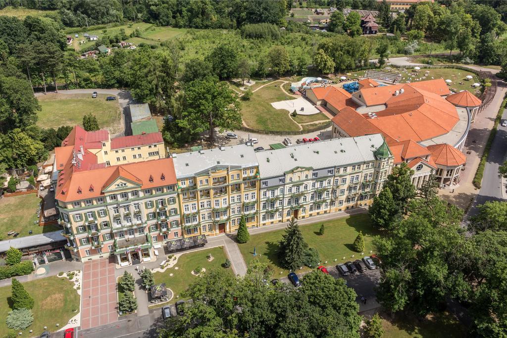 Spa Resort Pawlik-Aquaforum Frantiskovy Lazne Ngoại thất bức ảnh